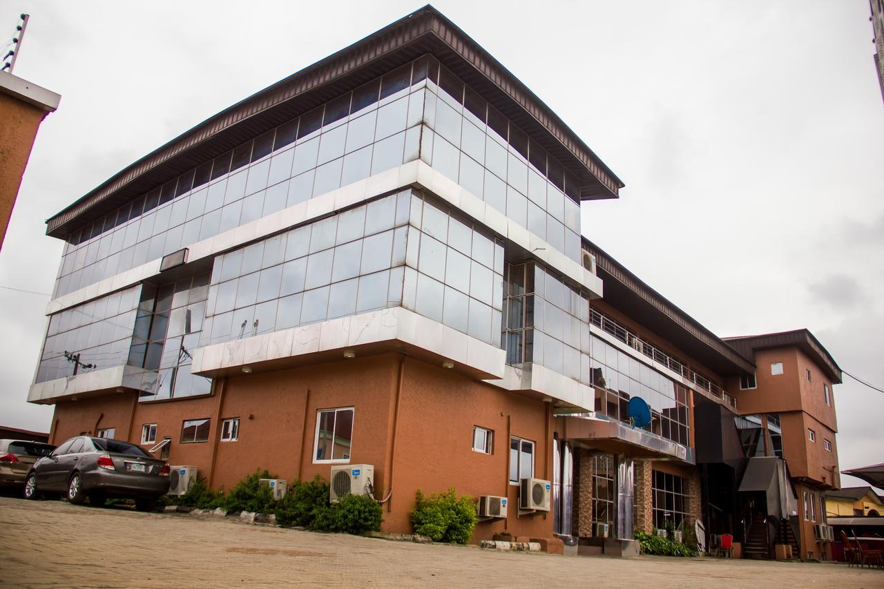 Glasshouse Hotel And Suites Egba Exterior photo